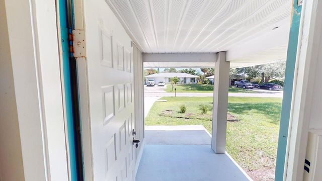 974 SE BELFAST Avenue, Port St. Lucie, Port St Lucie, FL 34983