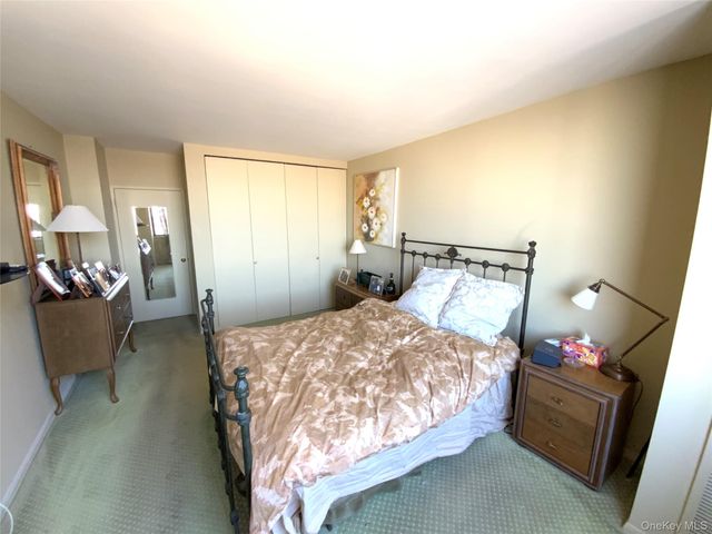 27110 Grand Central Parkway 10F, Floral Park, NY 11005