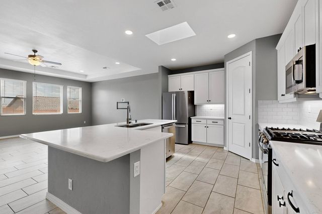 1189 FASCINATION Street NE, Rio Rancho, NM 87144