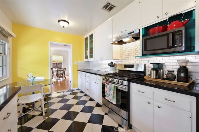 930 N Avenue 63, Los Angeles, CA 90042