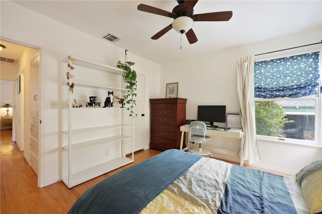 Image 13 of property listing at 930 N Avenue 63, Los Angeles, CA 90042