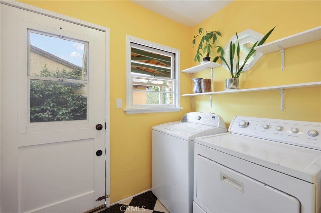 Image 21 of property listing at 930 N Avenue 63, Los Angeles, CA 90042