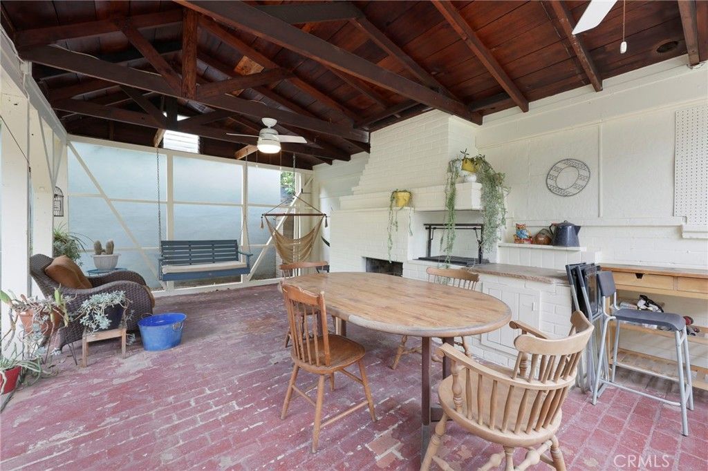 Image 24 of property listing at 930 N Avenue 63, Los Angeles, CA 90042