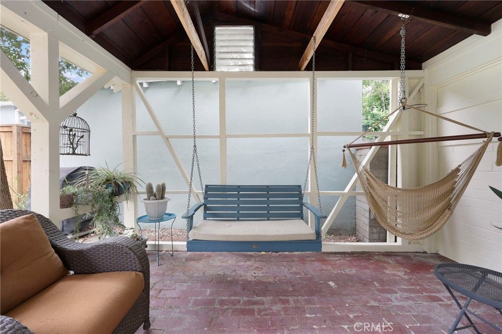 Image 26 of property listing at 930 N Avenue 63, Los Angeles, CA 90042