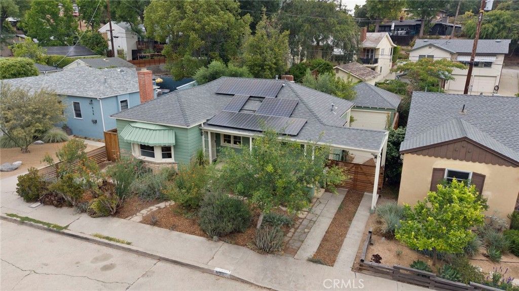 Image 31 of property listing at 930 N Avenue 63, Los Angeles, CA 90042