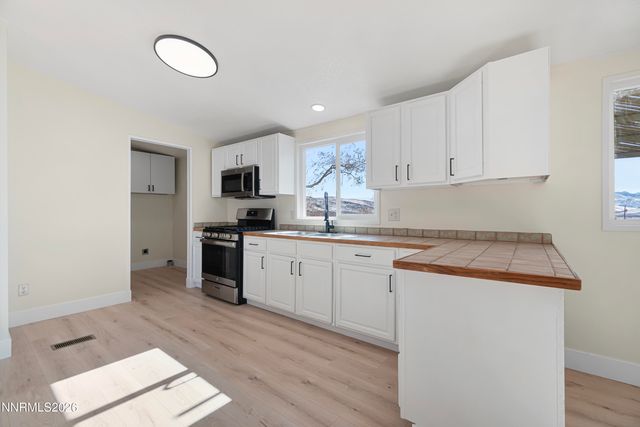 7775 Pueblo Drive, Stagecoach, NV 89429