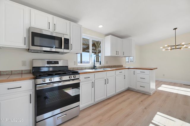 7775 Pueblo Drive, Stagecoach, NV 89429