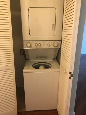 1533 W Hollywood Avenue 1, Chicago, IL 60660