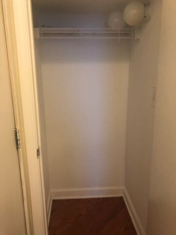 1533 W Hollywood Avenue 1, Chicago, IL 60660