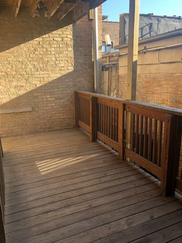 1533 W Hollywood Avenue 1, Chicago, IL 60660