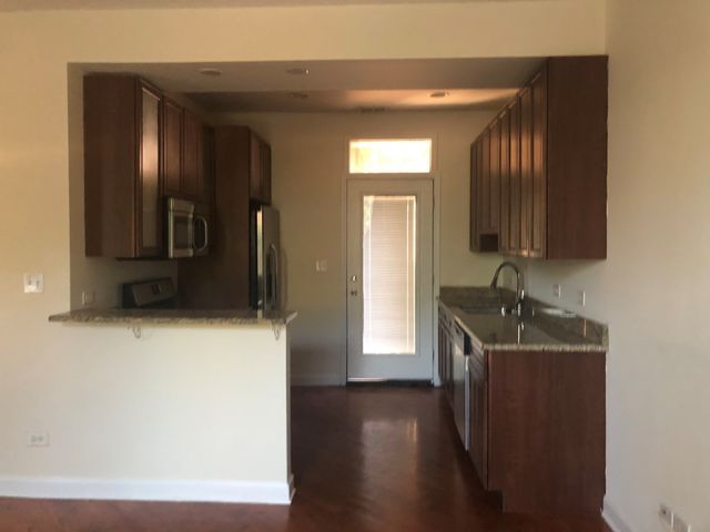 1533 W Hollywood Avenue 1, Chicago, IL 60660