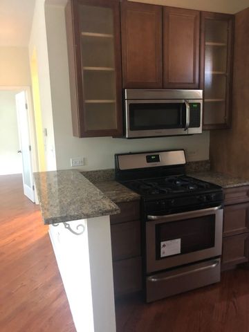 1533 W Hollywood Avenue 1, Chicago, IL 60660