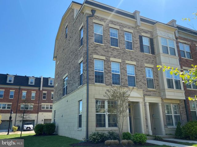 818 ADMIRALS WAY, Oxon Hill, MD 20745