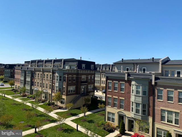 818 ADMIRALS WAY, Oxon Hill, MD 20745