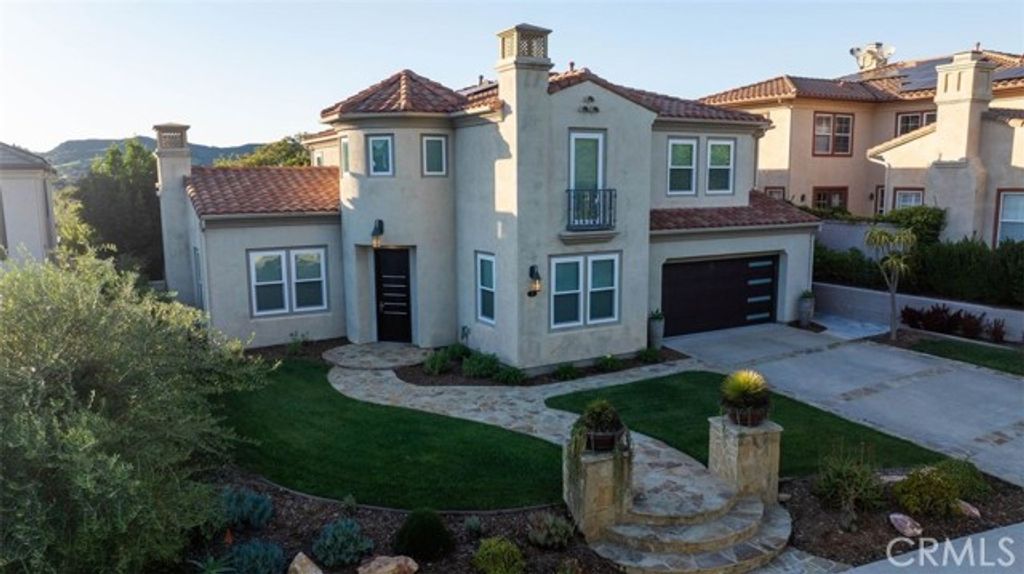 9 River Rock, Laguna Hills, CA 92679