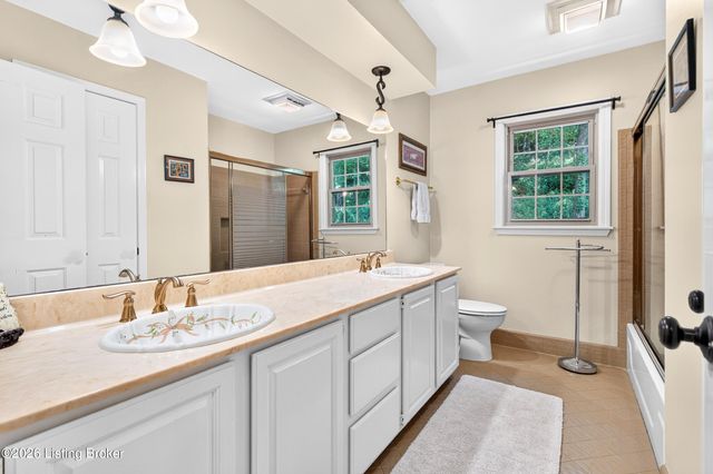 5105 Charbdin Ct, Louisville, KY 40207