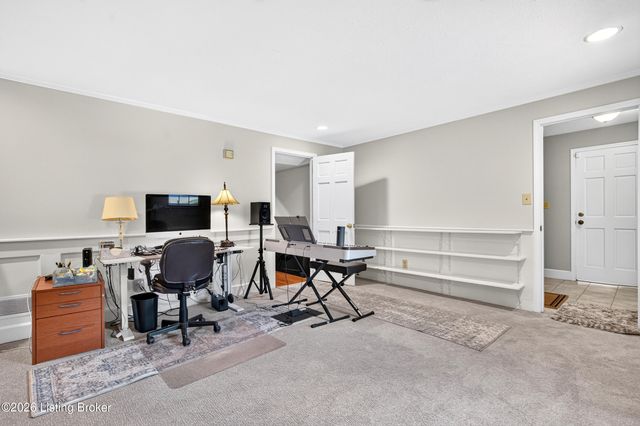5105 Charbdin Ct, Louisville, KY 40207