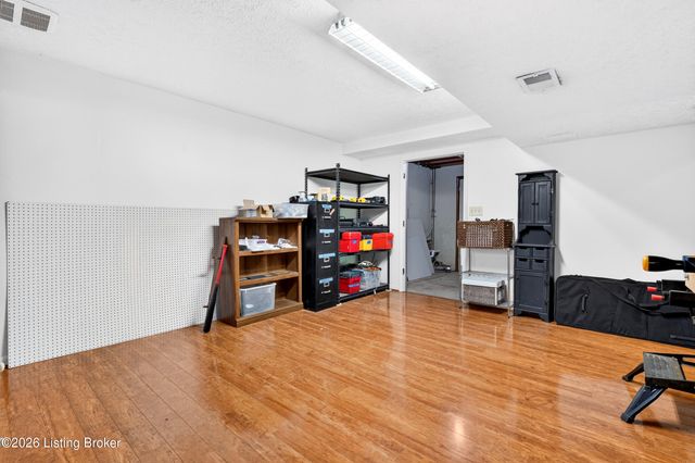 5105 Charbdin Ct, Louisville, KY 40207