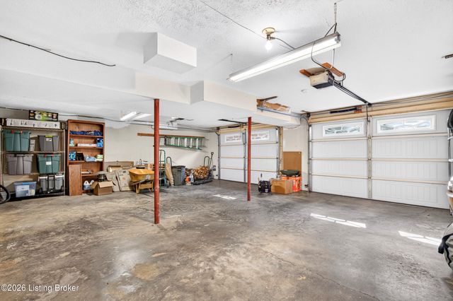 5105 Charbdin Ct, Louisville, KY 40207