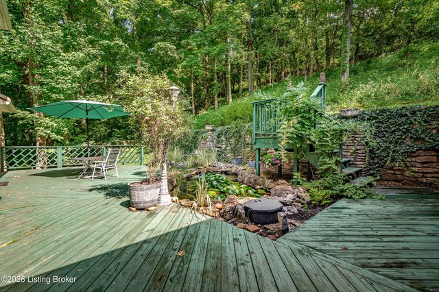 5105 Charbdin Ct, Louisville, KY 40207