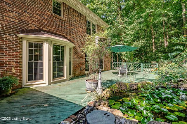 5105 Charbdin Ct, Louisville, KY 40207
