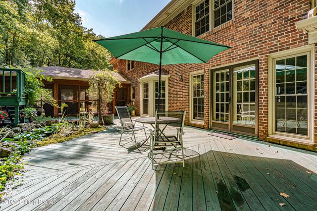 5105 Charbdin Ct, Louisville, KY 40207