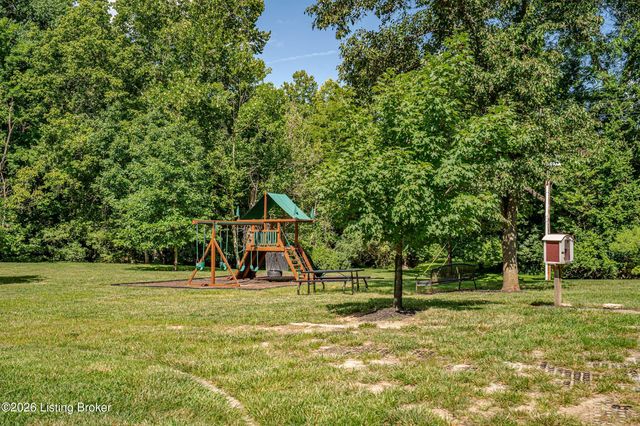 5105 Charbdin Ct, Louisville, KY 40207