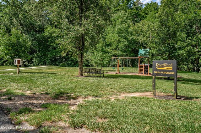 5105 Charbdin Ct, Louisville, KY 40207