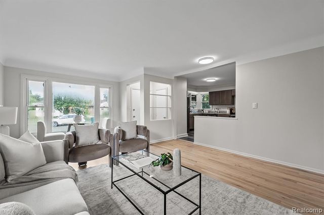 23830 Morton Street, Oak Park, MI 48237