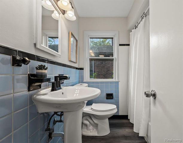 23830 Morton Street, Oak Park, MI 48237
