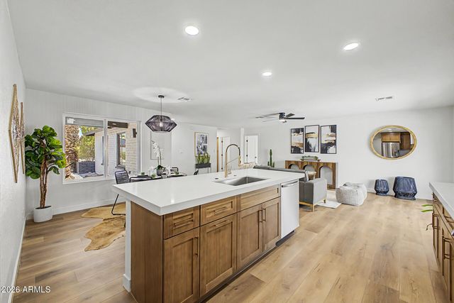 3109 W BECK Lane, Phoenix, AZ 85053