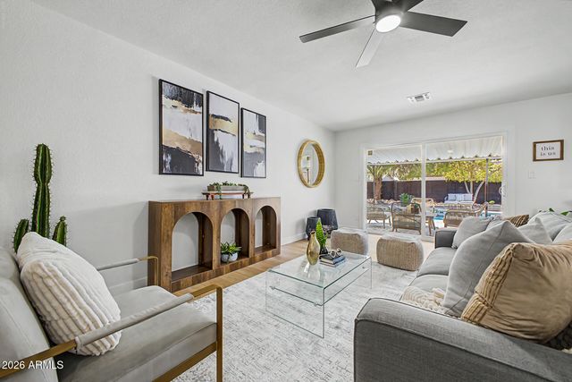 3109 W BECK Lane, Phoenix, AZ 85053