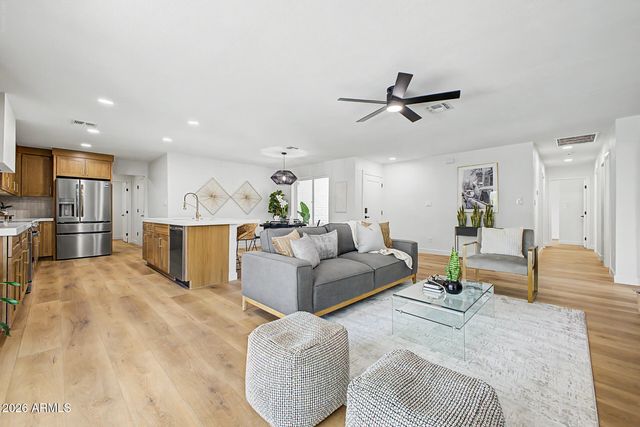 3109 W BECK Lane, Phoenix, AZ 85053
