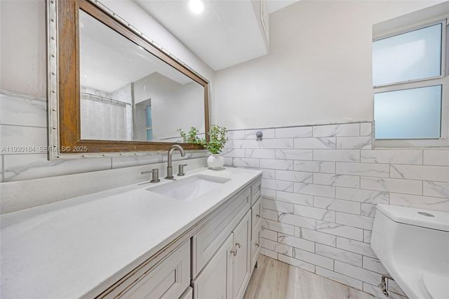 907 N Park Rd, Hollywood, FL 33021