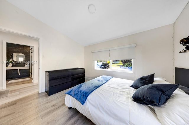 907 N Park Rd, Hollywood, FL 33021