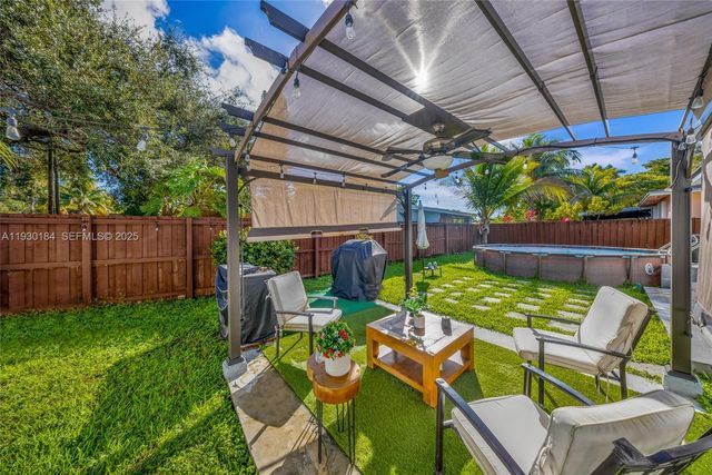 907 N Park Rd, Hollywood, FL 33021