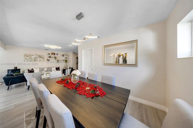 907 N Park Rd, Hollywood, FL 33021