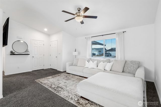 1313 W Polo Ridge Drive, Moses Lake, WA 98837