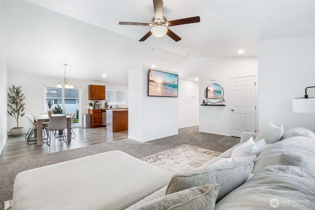 1313 W Polo Ridge Drive, Moses Lake, WA 98837