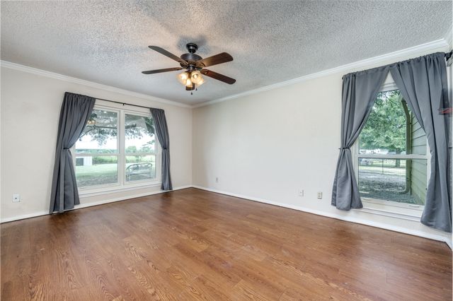 609 Airfield Road, Aurora, TX 76078