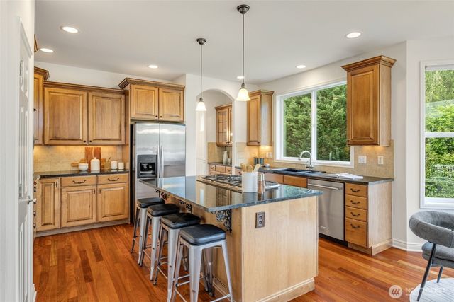 108 239th Way SE, Sammamish, WA 98074