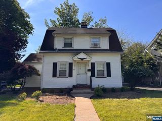 352 Durie Avenue, Closter, NJ 07624