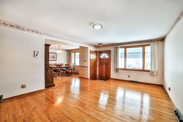 50 Mary Lou Lane, Cheektowaga, NY 14043