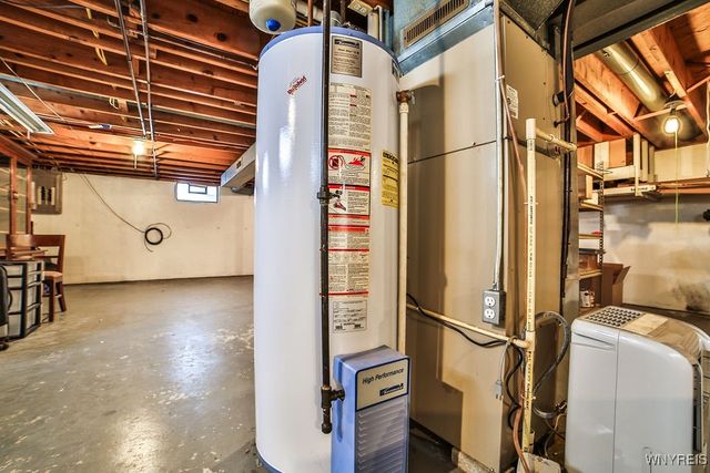 50 Mary Lou Lane, Cheektowaga, NY 14043