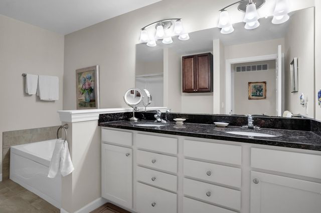 6277 Northridge Woods Drive, Brighton City, MI 48116