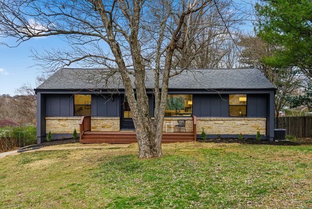 2505 Shadow Ln, Nashville, TN 37216