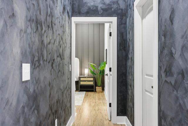 2505 Shadow Ln, Nashville, TN 37216