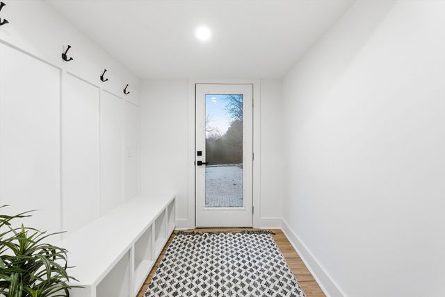 2505 Shadow Ln, Nashville, TN 37216