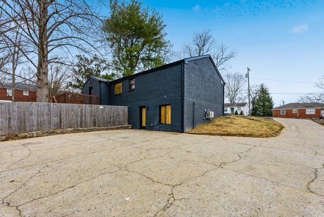 2505 Shadow Ln, Nashville, TN 37216