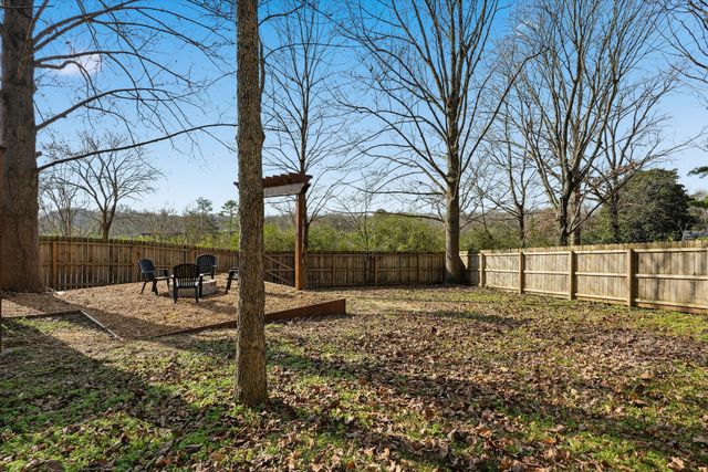 2505 Shadow Ln, Nashville, TN 37216